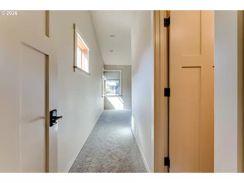 Entry Way - 1455 Perdue Loop, Eugene, OR 97401 photo 2 of 2