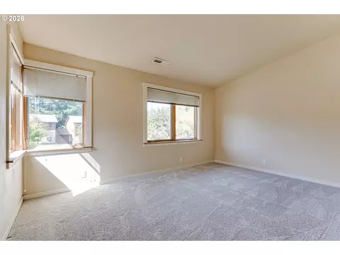 Bedroom - 1455 Perdue Loop, Eugene, OR 97401 photo 6 of 7