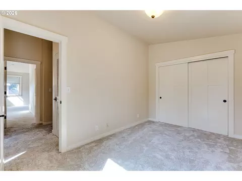 Bedroom - 1455 Perdue Loop, Eugene, OR 97401 photo 5 of 7