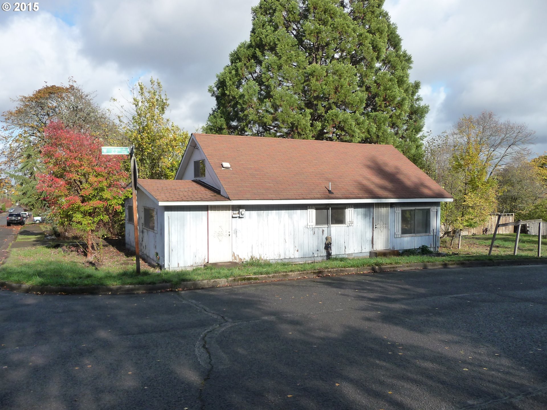 2299 Grant St, Eugene, OR 97405 photo 1