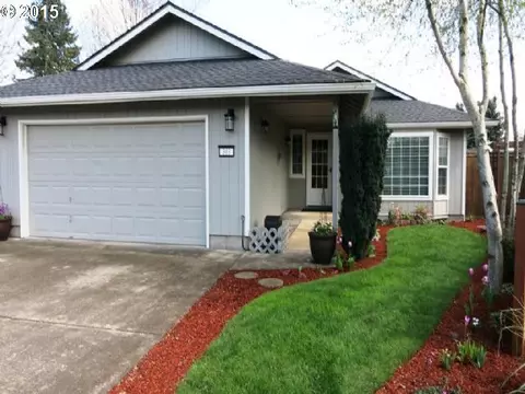 303 T St, Springfield, OR 97477 photo 1