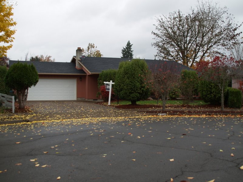 5756 E St, Springfield, OR 97478 photo 1