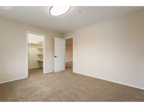 Bedroom - 1727 NW 30th Cir, Camas, WA 98607 photo 4 of 11