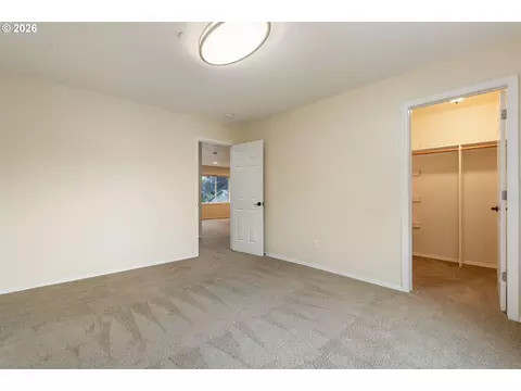 Bedroom - 1727 NW 30th Cir, Camas, WA 98607 photo 6 of 11