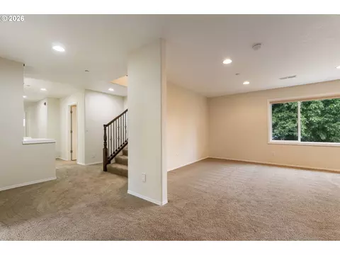 Living - 1727 NW 30th Cir, Camas, WA 98607 photo 5 of 8