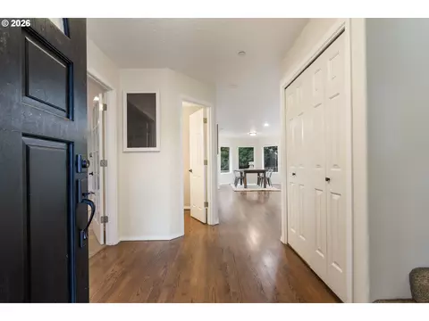 Entry Way - 1727 NW 30th Cir, Camas, WA 98607 photo 1 of 1