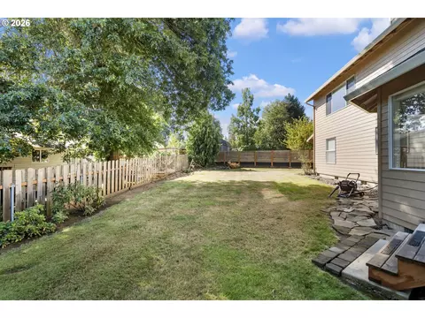 Exterior - 1727 NW 30th Cir, Camas, WA 98607 photo 7 of 8