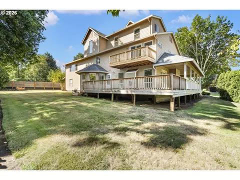 Exterior - 1727 NW 30th Cir, Camas, WA 98607 photo 6 of 8