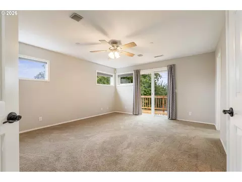Bedroom - 1727 NW 30th Cir, Camas, WA 98607 photo 1 of 11