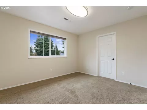 Bedroom - 1727 NW 30th Cir, Camas, WA 98607 photo 3 of 11