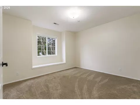 Bedroom - 1727 NW 30th Cir, Camas, WA 98607 photo 8 of 11