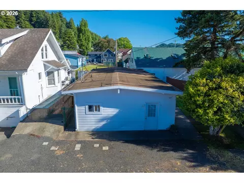Other - 160 Spring St, Gardiner, OR 97441 photo 3 of 7