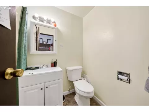 Bath - 160 Spring St, Gardiner, OR 97441 photo 3 of 6
