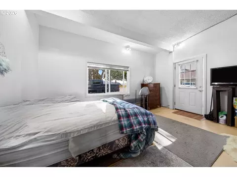 Bedroom - 160 Spring St, Gardiner, OR 97441 photo 2 of 4
