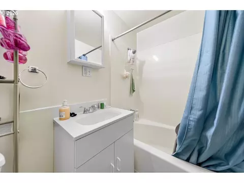 Bath - 160 Spring St, Gardiner, OR 97441 photo 2 of 6