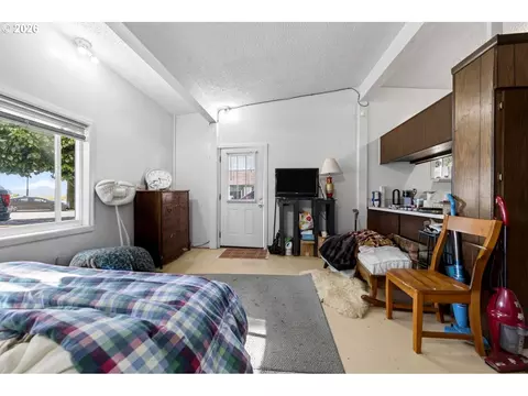 Bedroom - 160 Spring St, Gardiner, OR 97441 photo 1 of 4