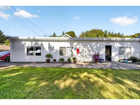 Exterior - 160 Spring St, Gardiner, OR 97441 photo 2 of 5