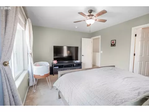 Bedroom - 1191 Heathman Dr, Eugene, OR 97402 photo 5 of 7