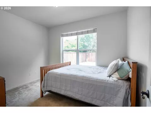 Bedroom - 1191 Heathman Dr, Eugene, OR 97402 photo 1 of 7