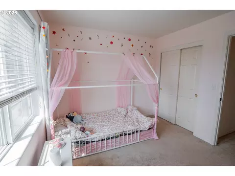 Bedroom - 1191 Heathman Dr, Eugene, OR 97402 photo 6 of 7