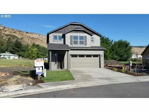 1027 Heritage Loop, The Dalles, OR 97058 photo 1