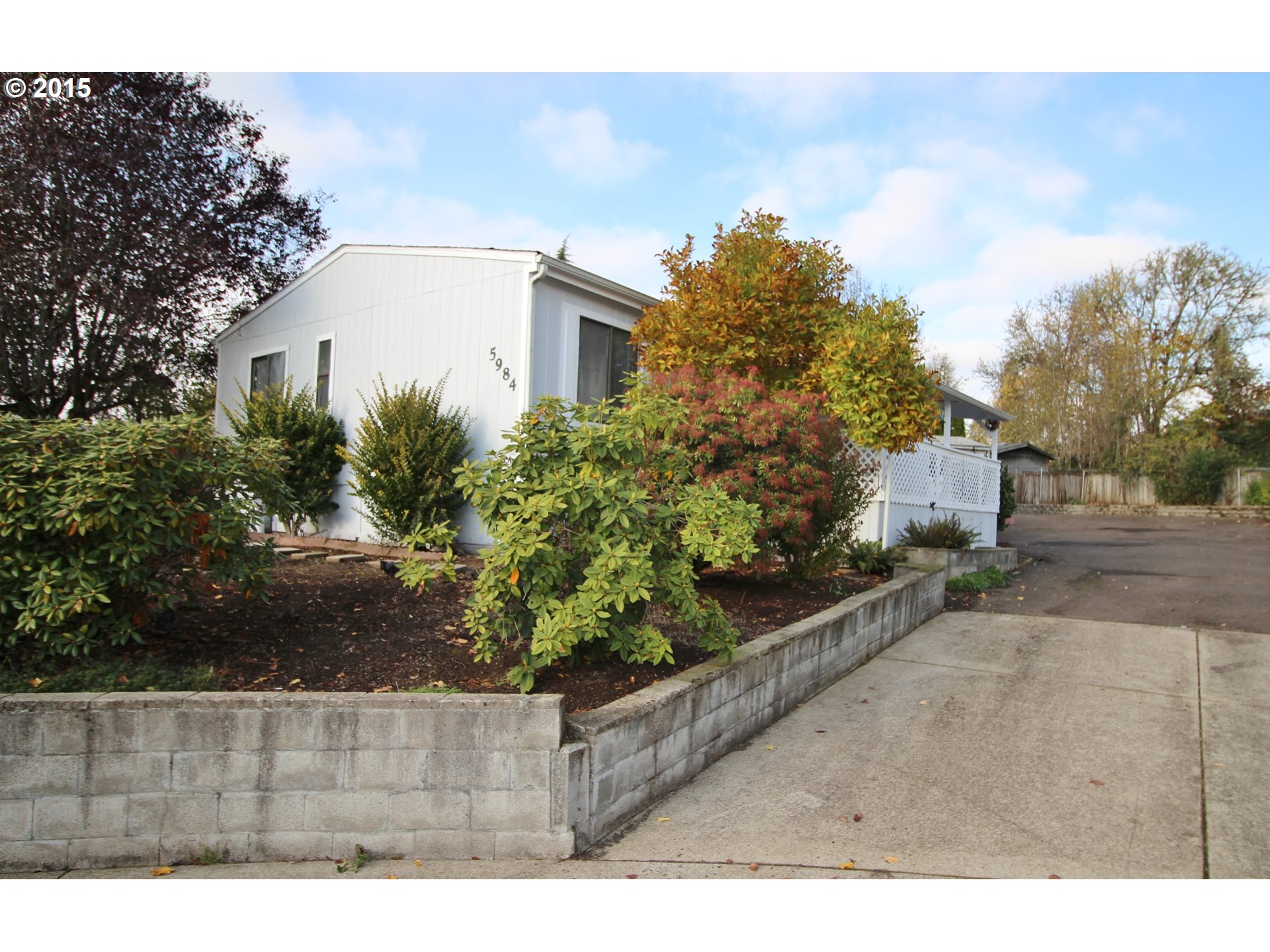 5984 Lilac Ln, Springfield, OR 97478 photo 1