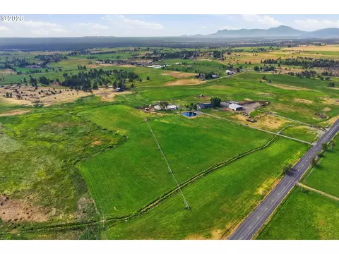 4799 SW Williams Rd, Powell Butte, OR 97753