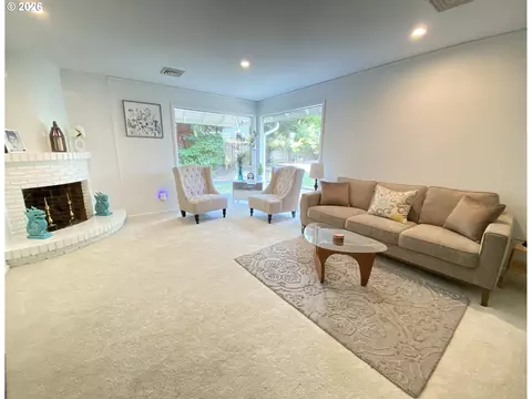 Living - 2872 Suffolk Ct, Eugene, OR 97401 photo 5 of 5
