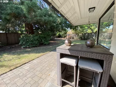 Exterior - 2872 Suffolk Ct, Eugene, OR 97401 photo 5 of 5