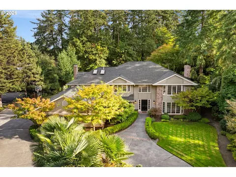 1618 S Corbett Hill Cir, Portland, OR 97219