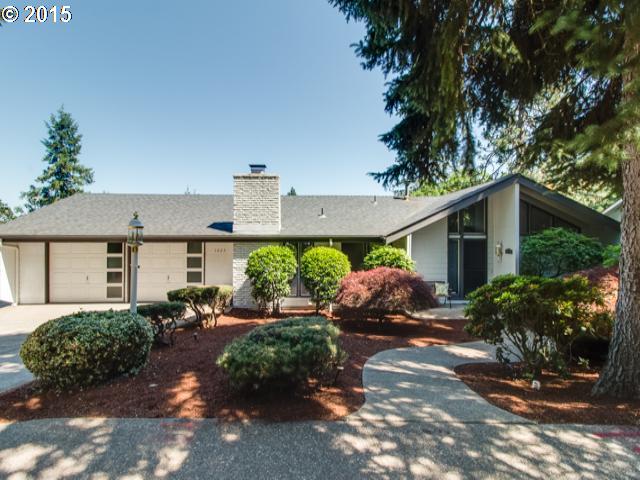 1025 Brookside Dr, Eugene, OR 97405 photo 1