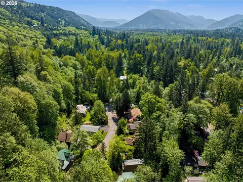 View/Area - 21561 E Hideaway Ln, Rhododendron, OR 97049 photo 1 of 7