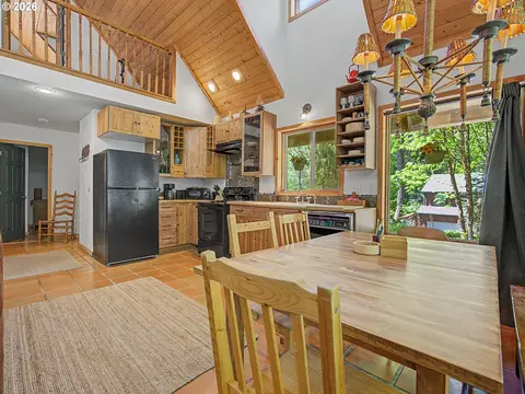 Kitchen - 21561 E Hideaway Ln, Rhododendron, OR 97049 photo 3 of 3