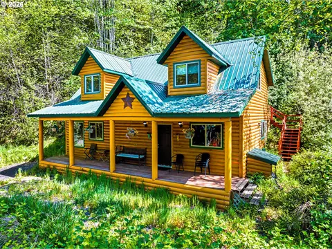 Exterior - 21561 E Hideaway Ln, Rhododendron, OR 97049 photo 1 of 6
