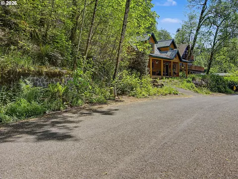 Exterior - 21561 E Hideaway Ln, Rhododendron, OR 97049 photo 5 of 6
