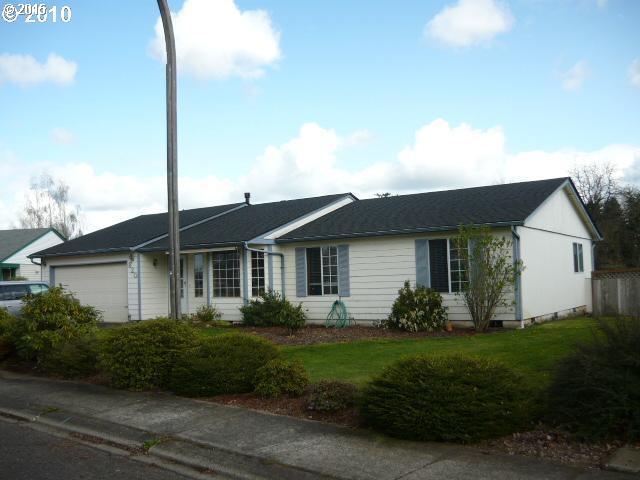  820 Hermanson St, Woodburn, OR 97071 photo 1