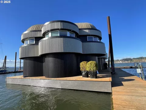 3307 NE Marine Dr #2, Portland, OR 97211
