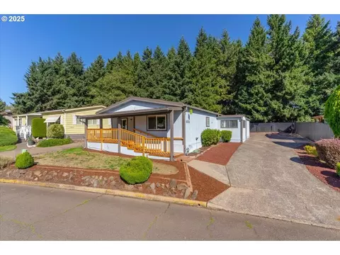 11712 Warbler Ln NE, Aurora, OR 97002