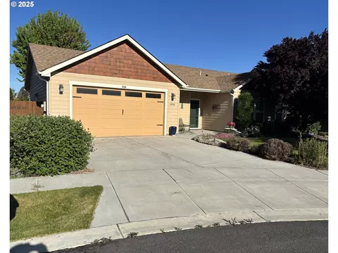 1036 SW Olive Ct, Hermiston, OR 97838