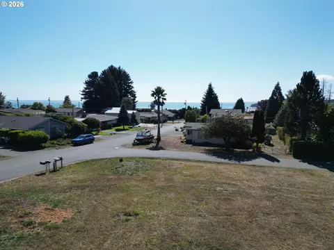View/Area - Crestline Loop, Brookings, OR 97415 photo 5 of 10
