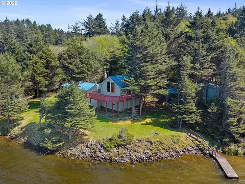 6250 13th St NW, Cape Meares, OR 97141