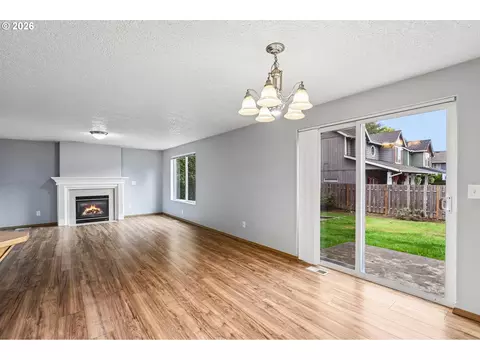 Living - 2793 SE 19th St, Gresham, OR 97080 photo 3 of 9