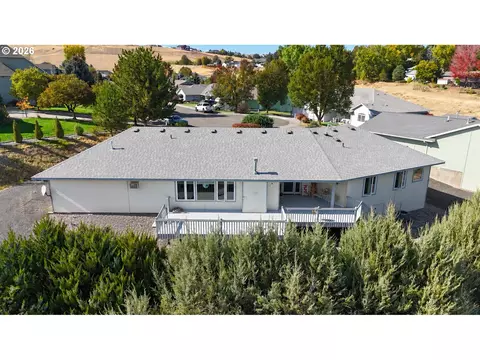 View/Area - 1180 SW Theta Ct, Pendleton, OR 97801 photo 2 of 6