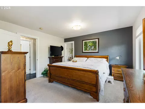 Bedroom - 1180 SW Theta Ct, Pendleton, OR 97801 photo 1 of 5