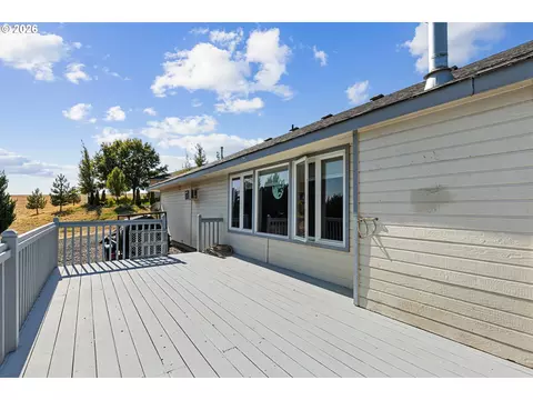 Exterior - 1180 SW Theta Ct, Pendleton, OR 97801 photo 5 of 7