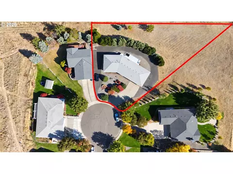 View/Area - 1180 SW Theta Ct, Pendleton, OR 97801 photo 3 of 6