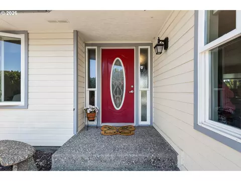 Entry Way - 1180 SW Theta Ct, Pendleton, OR 97801 photo 1 of 2