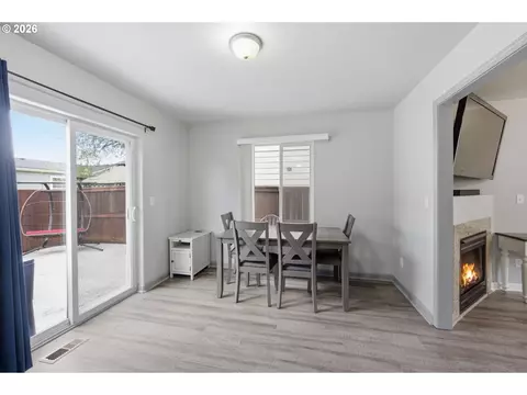 Dining - 406 Sunset Ct, Amity, OR 97101 photo 1 of 1