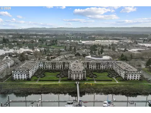 707 N Hayden Island Dr #215, Portland, OR 97217