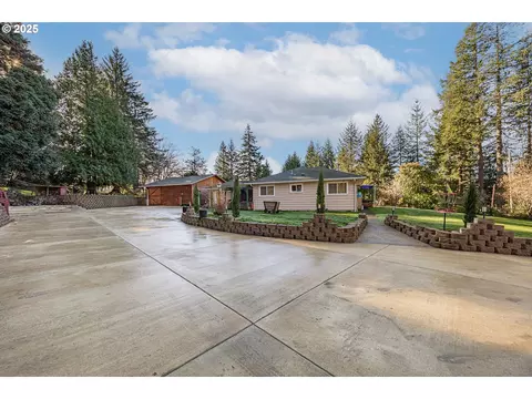 56867 Riverton Rd, Coquille, OR 97423